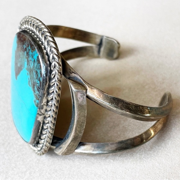 Vintage Turquoise and Silver Cuff - Picture 4 of 9